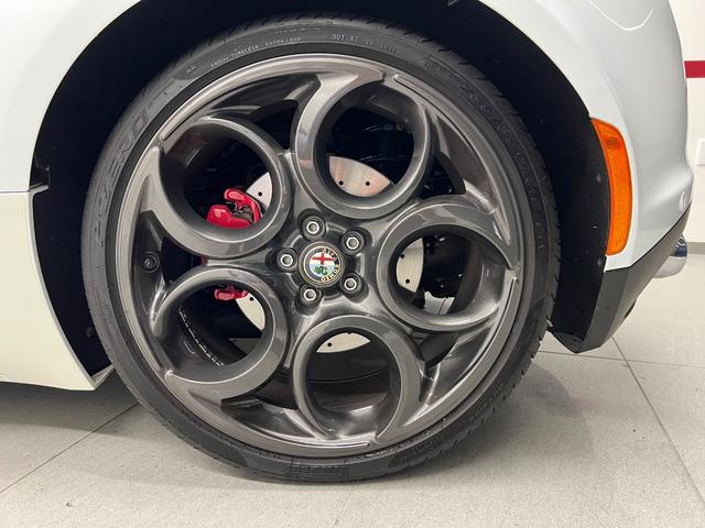 4C ベースグレード 左ハンドル 禁煙 スポーツPKG レザーPKG ガレージ保管(12枚目)