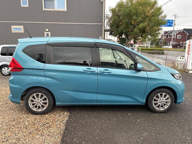 フリード＋ Ｇ・ホンダセンシング　衝突被害軽減機能付き、純正ナビ、ＴＶ、バックカメラ、ＥＴＣ、両側パワースライドドア、スマートキー、新品バッテリー付き（4枚目）