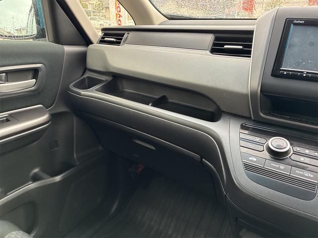 フリード＋ Ｇ・ホンダセンシング　衝突被害軽減機能付き、純正ナビ、ＴＶ、バックカメラ、ＥＴＣ、両側パワースライドドア、スマートキー、新品バッテリー付き（20枚目）