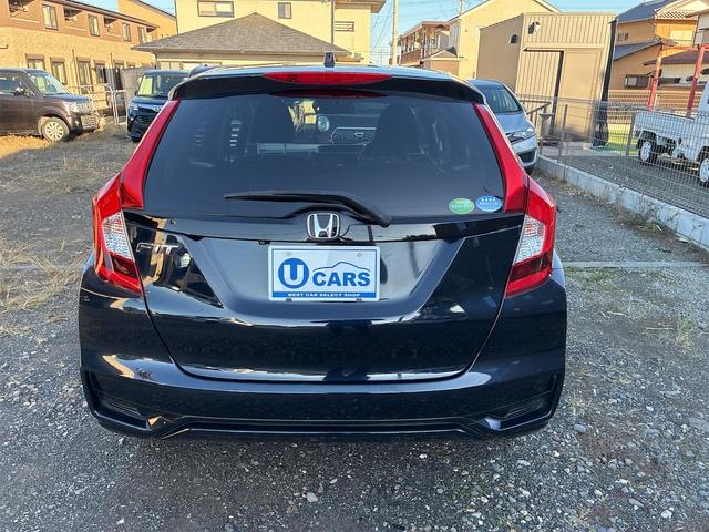 フィット １３Ｇ・Ｌ　ホンダセンシング　グー保証、一年間、走行距離無制限付、グー故障診断付き、衝突被害軽減装置付き、社外ナビ、ＴＶ、バックカメラ、ＥＴＣ、スマートキー、バッテリー新品交換付（7枚目）