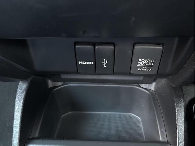 フィット １３Ｇ・Ｌ　ホンダセンシング　グー保証、一年間、走行距離無制限付、グー故障診断付き、衝突被害軽減装置付き、社外ナビ、ＴＶ、バックカメラ、ＥＴＣ、スマートキー、バッテリー新品交換付（27枚目）