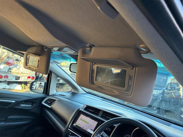 フィット １３Ｇ・Ｌ　ホンダセンシング　グー保証、一年間、走行距離無制限付、グー故障診断付き、衝突被害軽減装置付き、社外ナビ、ＴＶ、バックカメラ、ＥＴＣ、スマートキー、バッテリー新品交換付（35枚目）