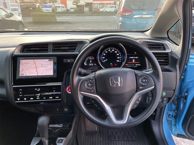 室内：運転席まわり