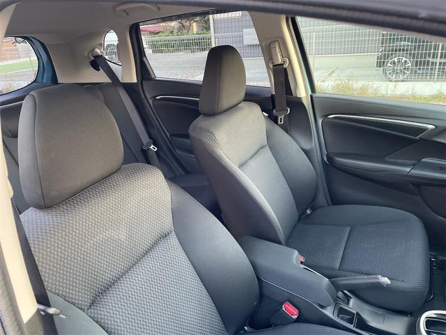 室内はブラック