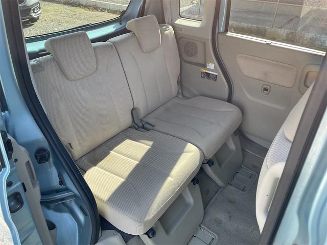 室内：後部座席全体