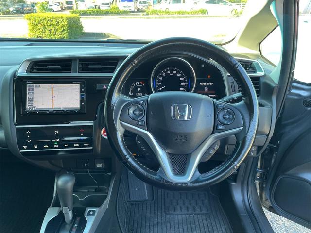 フィット 13G・L ホンダセンシング グー保証、一年間、走行距離無制限付、グー故障診断付き、衝突軽減装置付き、純正ナビ、TV、バックカメラ、ETC、スマートキー、バッテリー新品交換付(15枚目)