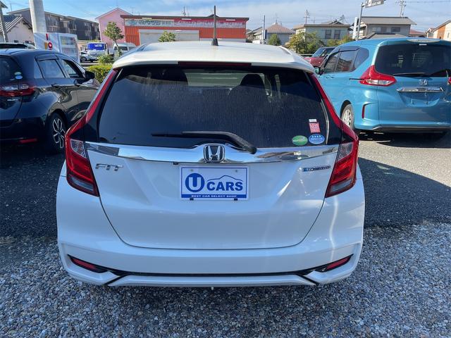 フィットハイブリッド Ｌ　ホンダセンシング　グー保証、一年間、走行距離無制限付、グー故障診断付き、衝突軽減装置付き、純正ナビ、ＴＶ、バックカメラ、ＥＴＣ、スマートキー、バッテリー新品交換付（3枚目）