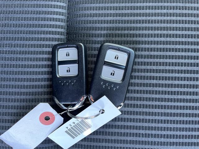 フィットハイブリッド Ｌ　ホンダセンシング　グー保証、一年間、走行距離無制限付、グー故障診断付き、衝突軽減装置付き、純正ナビ、ＴＶ、バックカメラ、ＥＴＣ、スマートキー、バッテリー新品交換付（55枚目）