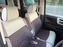 内装はブラウン、フルシートカバー装着済み