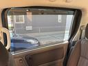 左右後部ドアにサンシェードあり