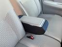 運転席アームレストあり