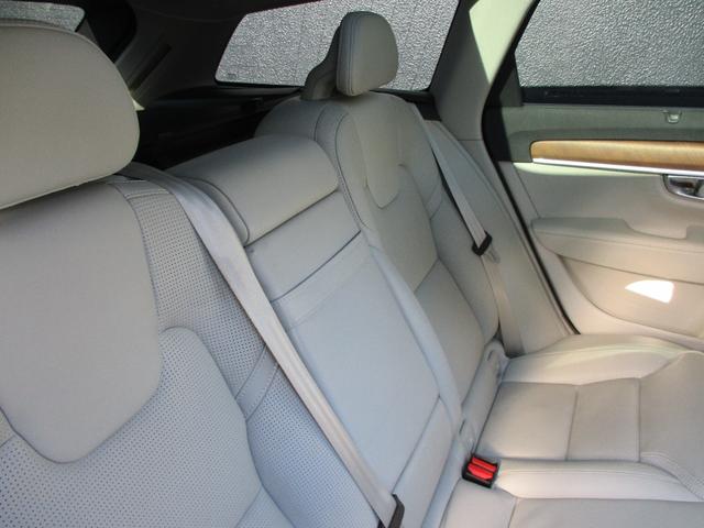 T6 AWD インスクリプション ワンオーナー パノラマスライディングルーフ ブロンドパーフォレーテッドファインナッパレザー シートヒーター ベンチレーション パワーバックドア 360度カメラ BSM HUD 純正ドラレコ ETC(16枚目)