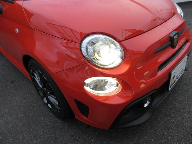 アバルト５９５ Ｆ５９５　ワンオーナー　レコードモンツァ　スポーツシート　レザーシフトノブ　フルオートＡＣ　プライバシーガラス　ヒーテッドドアミラー　インターフェース　ＨＤＭＩ　バックカメラ　純正前後ドラレコ　ＥＴＣ　禁煙車（4枚目）