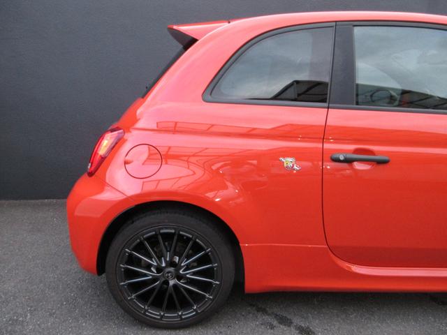 アバルト５９５ Ｆ５９５　ワンオーナー　レコードモンツァ　スポーツシート　レザーシフトノブ　フルオートＡＣ　プライバシーガラス　ヒーテッドドアミラー　インターフェース　ＨＤＭＩ　バックカメラ　純正前後ドラレコ　ＥＴＣ　禁煙車（13枚目）