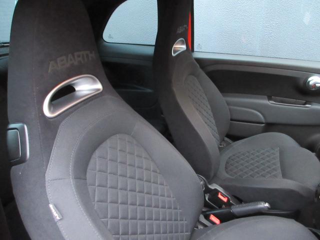 アバルト５９５ Ｆ５９５　ワンオーナー　レコードモンツァ　スポーツシート　レザーシフトノブ　フルオートＡＣ　プライバシーガラス　ヒーテッドドアミラー　インターフェース　ＨＤＭＩ　バックカメラ　純正前後ドラレコ　ＥＴＣ　禁煙車（17枚目）