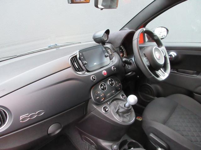 アバルト５９５ Ｆ５９５　ワンオーナー　レコードモンツァ　スポーツシート　レザーシフトノブ　フルオートＡＣ　プライバシーガラス　ヒーテッドドアミラー　インターフェース　ＨＤＭＩ　バックカメラ　純正前後ドラレコ　ＥＴＣ　禁煙車（18枚目）