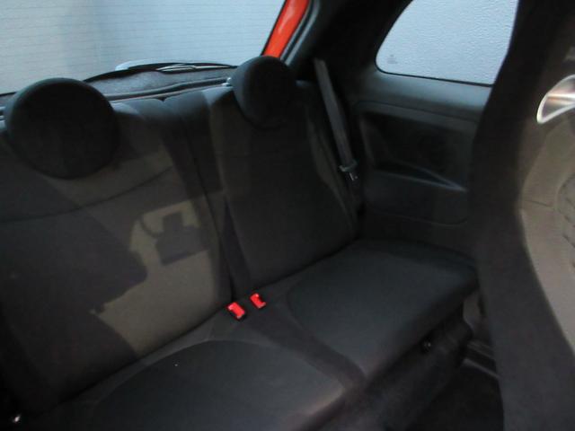 アバルト５９５ Ｆ５９５　ワンオーナー　レコードモンツァ　スポーツシート　レザーシフトノブ　フルオートＡＣ　プライバシーガラス　ヒーテッドドアミラー　インターフェース　ＨＤＭＩ　バックカメラ　純正前後ドラレコ　ＥＴＣ　禁煙車（21枚目）