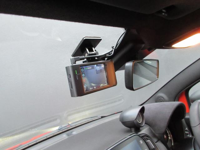 アバルト５９５ Ｆ５９５　ワンオーナー　レコードモンツァ　スポーツシート　レザーシフトノブ　フルオートＡＣ　プライバシーガラス　ヒーテッドドアミラー　インターフェース　ＨＤＭＩ　バックカメラ　純正前後ドラレコ　ＥＴＣ　禁煙車（29枚目）