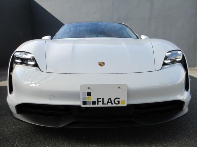 タイカン タイカン スポーツクロノP ボルドーレッド/ブラックツートンレザーインテリア パノラマガラスルーフ 20インチタイカンターボエアロAW PASMアダプティブエアサス リアアクスルステア パワステプラス 禁煙車(3枚目)