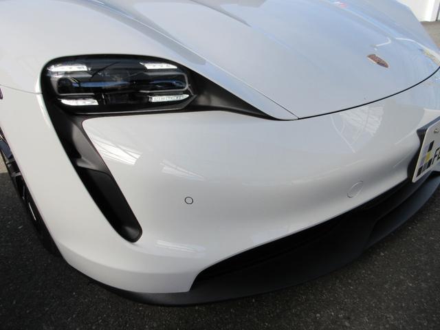 タイカン タイカン スポーツクロノP ボルドーレッド/ブラックツートンレザーインテリア パノラマガラスルーフ 20インチタイカンターボエアロAW PASMアダプティブエアサス リアアクスルステア パワステプラス 禁煙車(4枚目)