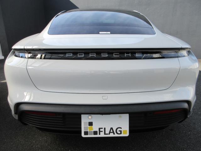 タイカン タイカン スポーツクロノP ボルドーレッド/ブラックツートンレザーインテリア パノラマガラスルーフ 20インチタイカンターボエアロAW PASMアダプティブエアサス リアアクスルステア パワステプラス 禁煙車(6枚目)