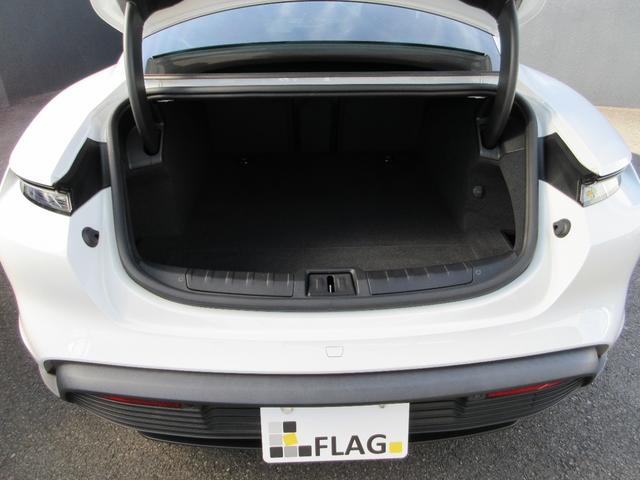 タイカン タイカン スポーツクロノP ボルドーレッド/ブラックツートンレザーインテリア パノラマガラスルーフ 20インチタイカンターボエアロAW PASMアダプティブエアサス リアアクスルステア パワステプラス 禁煙車(7枚目)