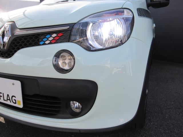 トゥインゴ ラ・パリジェンヌ パナソニック9インチナビTV バックカメラ 専用サイドストライプ 専用インテリアトリム レザー調×チェック柄コンビシート 前席シートヒーター 専用16AW LEDライト ETC ワンオーナー 禁煙車(5枚目)