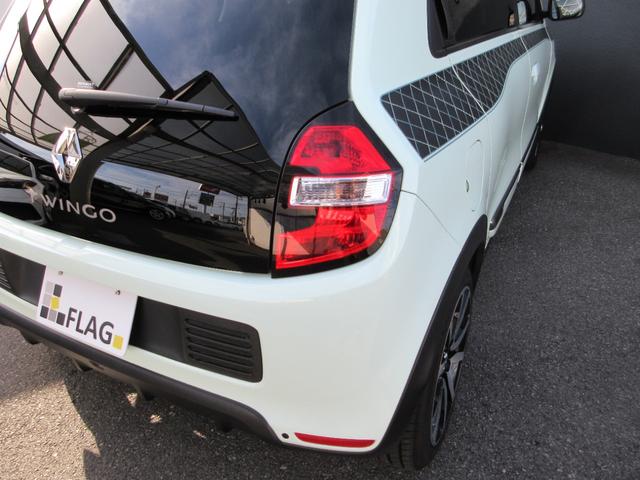 トゥインゴ ラ・パリジェンヌ パナソニック9インチナビTV バックカメラ 専用サイドストライプ 専用インテリアトリム レザー調×チェック柄コンビシート 前席シートヒーター 専用16AW LEDライト ETC ワンオーナー 禁煙車(9枚目)