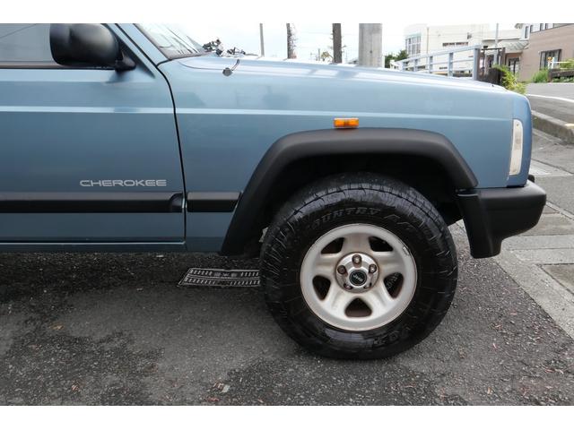 ジープ・チェロキー スポーツ　チェロキースポーツ　４ＷＤ　モケットシート（21枚目）