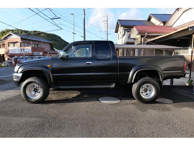 ハイラックス 　リフトアップ　全塗装　ブルートゥース　ナビ（2枚目）