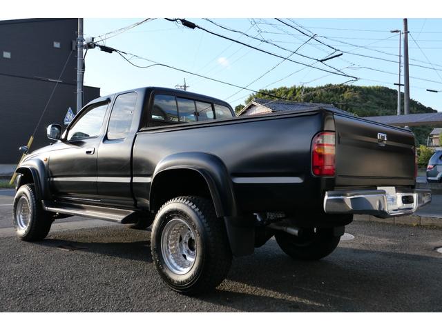 ハイラックス 　リフトアップ　全塗装　ブルートゥース　ナビ（3枚目）