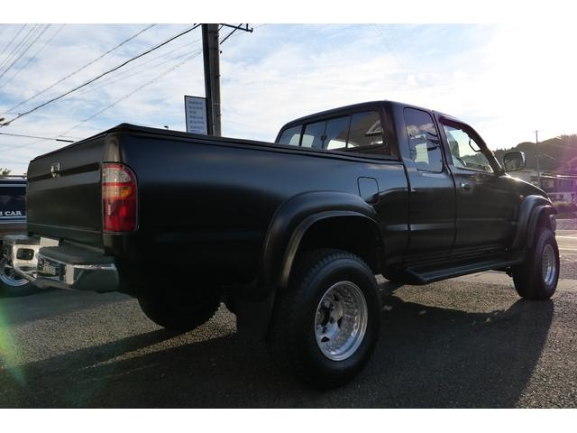 ハイラックス 　リフトアップ　全塗装　ブルートゥース　ナビ（4枚目）