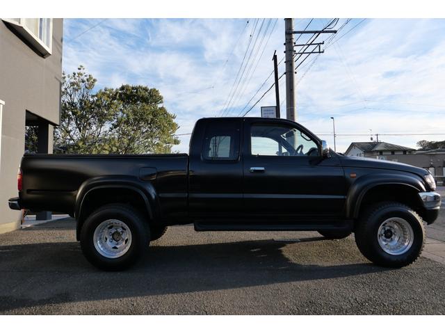 ハイラックス 　リフトアップ　全塗装　ブルートゥース　ナビ（5枚目）