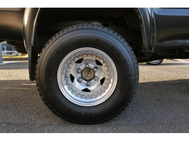 ハイラックス 　リフトアップ　全塗装　ブルートゥース　ナビ（28枚目）