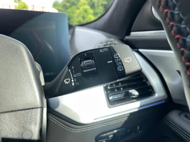 ＸＭ ベースグレード　弊社デモカー　ベースグレード　ブラックレザー　２３ＡＷ　Ｂｏｗｅｒｓ＆Ｗｉｌｋｉｎｓ　プリズムルーフ　　全周囲カメラ　ヘッドアップディスプレイ　前後センサー　シートヒーター／クーラー　シートマッサージ（33枚目）