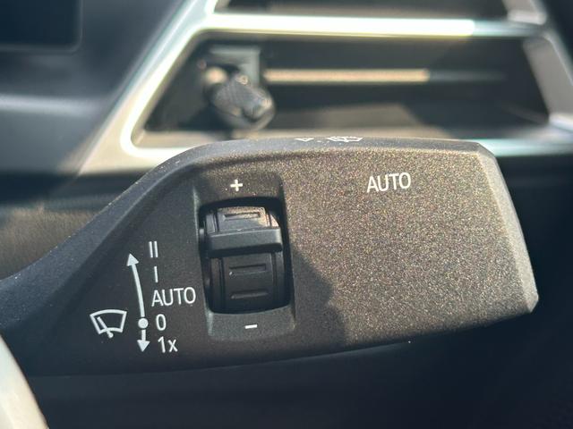 Ｍ２ ベースグレード　ハイラインパッケージ　後期型　リヤビューカメラ　被害軽減ブレーキ　本革シート　ＬＥＤライト　パワーシート　前後センサー　　ナビ　デモカー　ＥＴＣ２．０　シートヒータ　パークアシスト　ブルートゥースオーディオ（25枚目）