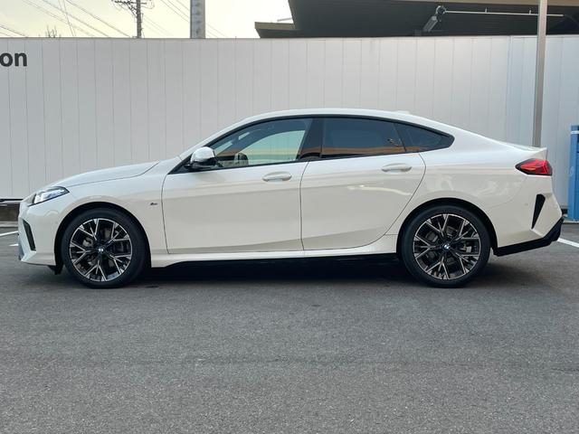 2シリーズ 220dグランクーペ Mスポーツ 買取車 テクノロジーパッケージ アダプティブMサスペンション 前席左右シートヒーター アダプティブLEDヘッドライト 360°ビュー ヘッドっプディスプレイ(8枚目)