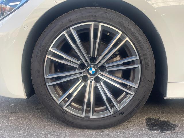 3シリーズ 320d xDriveツーリングハイラインパッケージ 買取車 ハイラインパッケージ ブラックレザー 前席左右シートヒーター 360°ビュー 電動テールゲート 純正18インチホイル 全方向カメラ スマキー 1オーナー Bカメラ BTオーディオ 電動シート(16枚目)