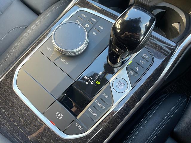 3シリーズ 320d xDriveツーリングハイラインパッケージ 買取車 ハイラインパッケージ ブラックレザー 前席左右シートヒーター 360°ビュー 電動テールゲート 純正18インチホイル 全方向カメラ スマキー 1オーナー Bカメラ BTオーディオ 電動シート(36枚目)