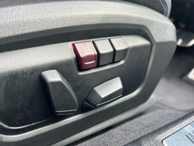 1シリーズ 120 Mスポーツ 弊社買取車両 テクノロジーパッケージ Mスポーツパッケージ ヘッドアップディスプレイ ハーフレザーシート アダプティブLEDヘッドライト 電動テールゲート キック開閉 コンフォートアクセス(20枚目)