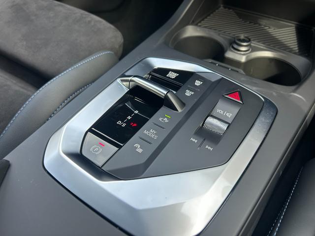 1シリーズ 120 Mスポーツ 弊社買取車両 テクノロジーパッケージ Mスポーツパッケージ ヘッドアップディスプレイ ハーフレザーシート アダプティブLEDヘッドライト 電動テールゲート キック開閉 コンフォートアクセス(21枚目)