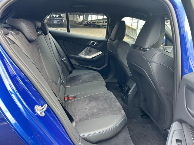 1シリーズ 120 Mスポーツ 弊社買取車両 テクノロジーパッケージ Mスポーツパッケージ ヘッドアップディスプレイ ハーフレザーシート アダプティブLEDヘッドライト 電動テールゲート キック開閉 コンフォートアクセス(44枚目)