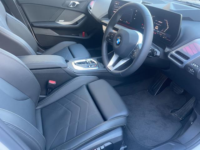 １シリーズ １２０　ハイラインパッケージ　弊社試乗車　ハイラインパッケージ　テクノロジーパッケージ　シートヒーター　禁煙車　電動トランク　全周囲カメラ　アクティブクルーズコントロール　デモカー　トップビューカメラ（21枚目）