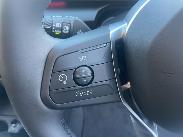 １シリーズ １２０　ハイラインパッケージ　弊社試乗車　ハイラインパッケージ　テクノロジーパッケージ　シートヒーター　禁煙車　電動トランク　全周囲カメラ　アクティブクルーズコントロール　デモカー　トップビューカメラ（23枚目）