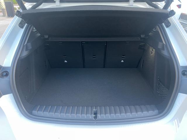 １シリーズ １２０　ハイラインパッケージ　弊社試乗車　ハイラインパッケージ　テクノロジーパッケージ　シートヒーター　禁煙車　電動トランク　全周囲カメラ　アクティブクルーズコントロール　デモカー　トップビューカメラ（45枚目）