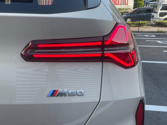 Ｘ３ Ｍ５０　ｘＤｒｉｖｅ　当社試乗車　トップビューカメラ　禁煙車　ＥＴＣ　全周囲カメラ　ガラスサンルーフ　パーキングアシスト　前車追従機能　黒革シート（15枚目）