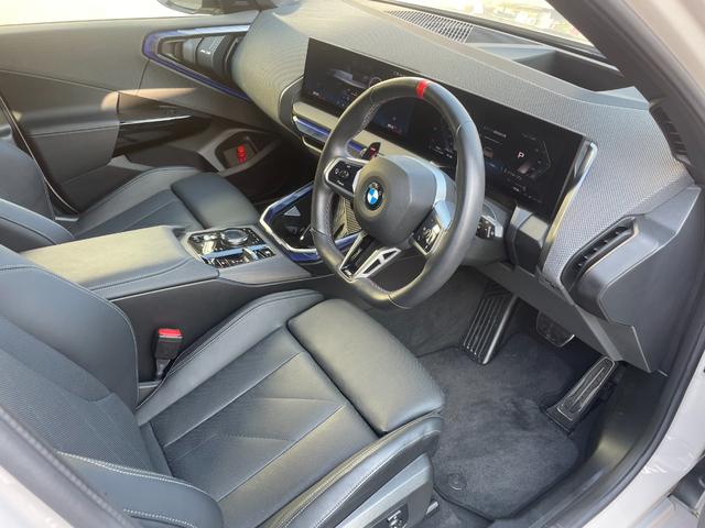Ｘ３ Ｍ５０　ｘＤｒｉｖｅ　当社試乗車　トップビューカメラ　禁煙車　ＥＴＣ　全周囲カメラ　ガラスサンルーフ　パーキングアシスト　前車追従機能　黒革シート（21枚目）