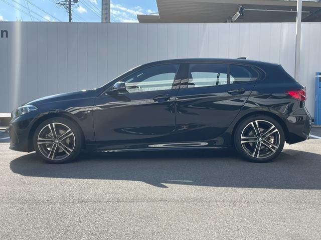 １シリーズ １１８ｉ　Ｍスポーツ　買取車　レンタアップ　ＡｐｐｌｅＣａｒＰｌａｙ　アクティブクルーズコントロール　電動テールゲート　純正１８イインチアルミ　ブルートゥース　コーナーセンサー　自動駐車　ＥＴＣ車載器　ハイビームアシスト（8枚目）