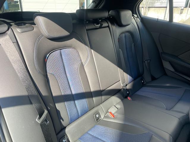 １シリーズ １１８ｉ　Ｍスポーツ　買取車　レンタアップ　ＡｐｐｌｅＣａｒＰｌａｙ　アクティブクルーズコントロール　電動テールゲート　純正１８イインチアルミ　ブルートゥース　コーナーセンサー　自動駐車　ＥＴＣ車載器　ハイビームアシスト（38枚目）
