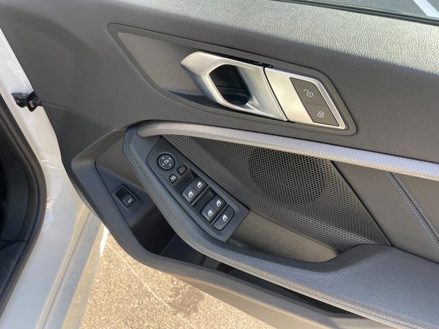 １シリーズ １１８ｄ　Ｍスポーツ　買取車　レンタアップ　ＡｐｐｌｅＣａｒＰｌａｙ　アクティブクルーズコントロール　電動テールゲート　コンフォートアクセス　純正１８インチアルミ　オートリアゲート　運転席パワーシート　ターボ　オートライト（36枚目）
